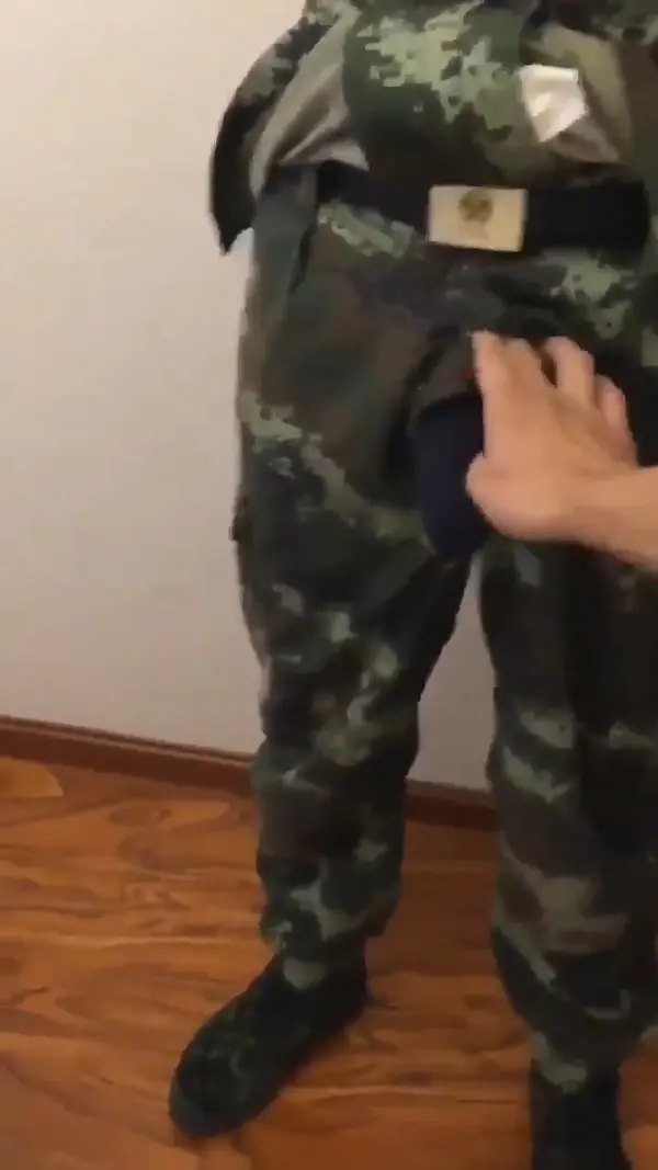 战友硬了~~